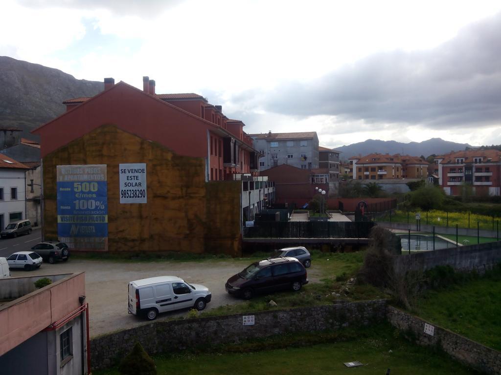 De Llanes